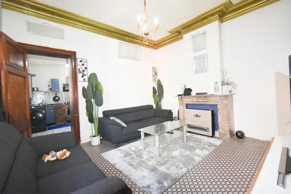 Séjour - Immeuble à Rénover avec Jardin à Verviers