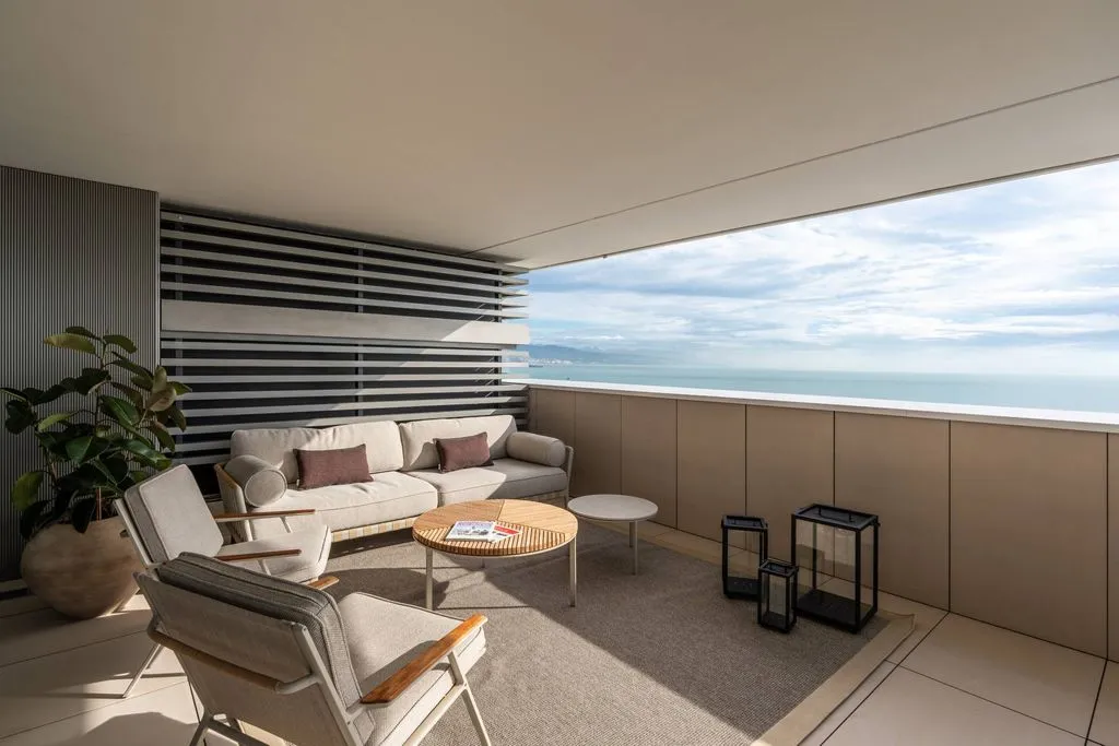Balcony - Luxury Beachfront Flat with Pool in Marbella