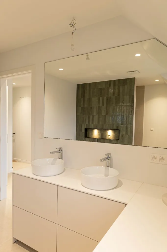Bagni - Semi-Open House with Solar Panels in Peer