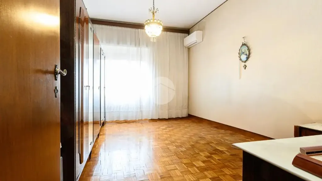 Bureau - 3-Bedroom Apartment with Terrace in Rome