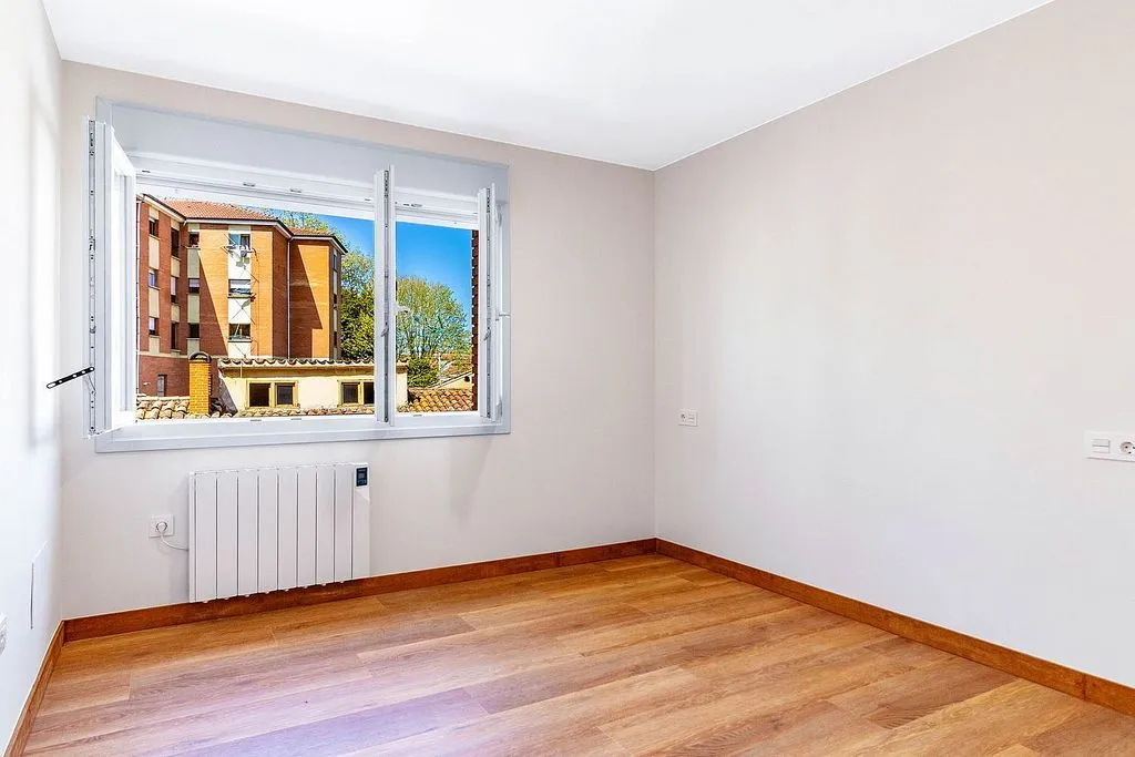 Toad - Modernised Flat with Balcony in Colloto