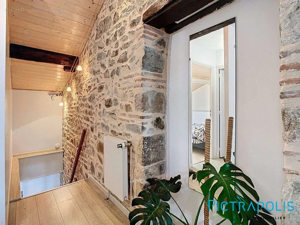 hallway_entrance