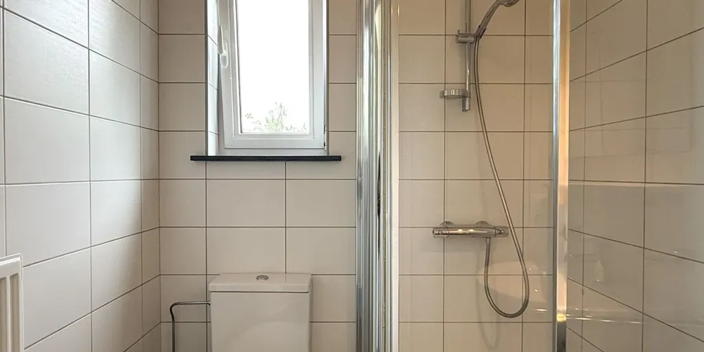 Vannitoad - Modern Flat with Private Garden in Belsele