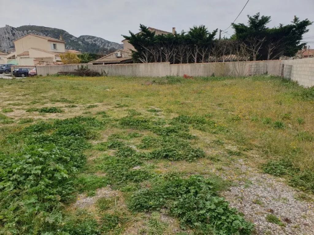 Garden - Constructible Plot with South Exposure in Pennes-Mirabeau