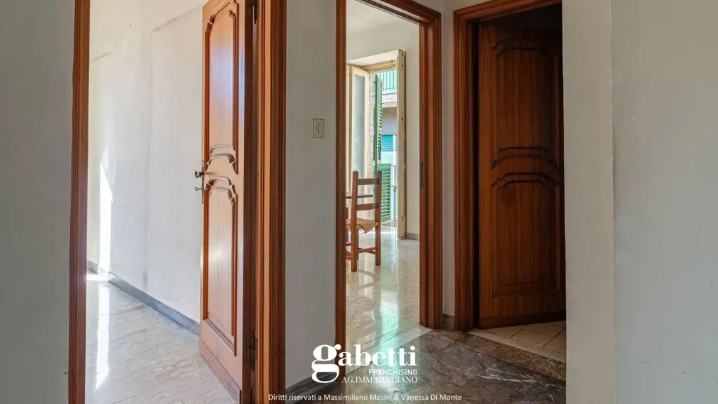 Esik - Historic Apartment with Balcony in Lanciano