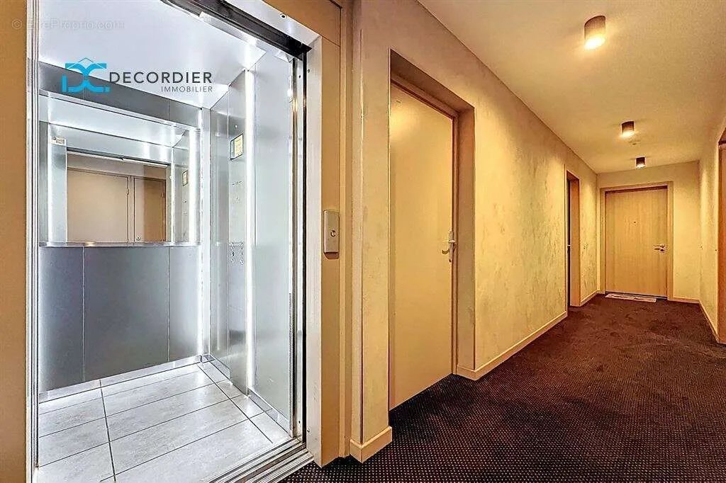 Entrée - Appartement avec Balcon proche Embarcadère à Evian-les-Bains
