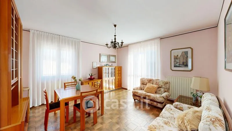 Söögituba - Bright Triplex with Balcony in Castiglione Olona