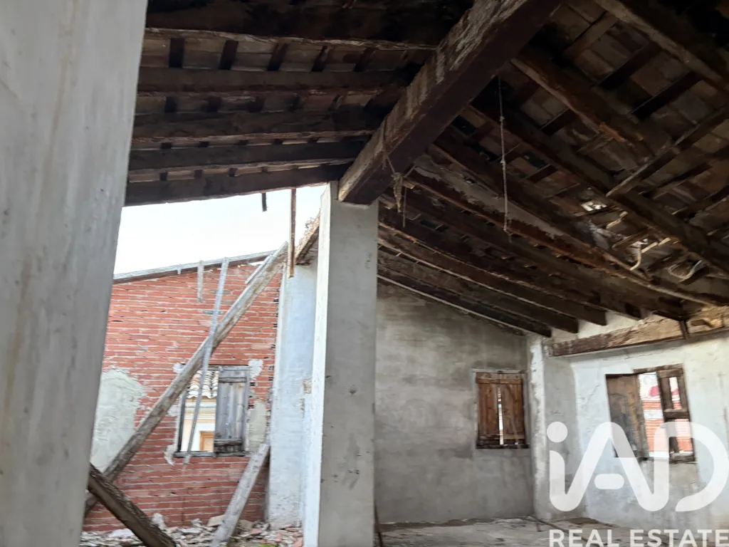 Rooms - Townhouse for Renovation in Llíria Centre