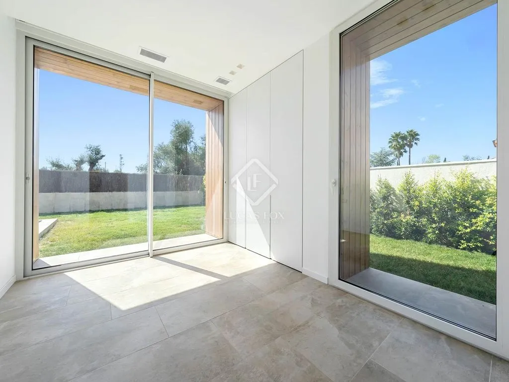 Terrass - Modern House with Pool in Reus