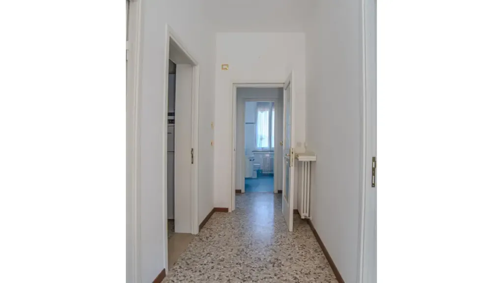 Entrée - Independent House with Two Units in Parma