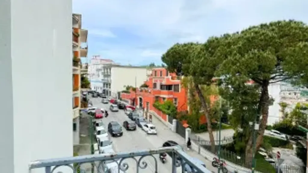 Balcon - Historic Apartment with Sea View in Naples