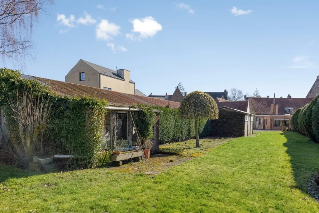 Half-Open House with Garden in Zarren Centre