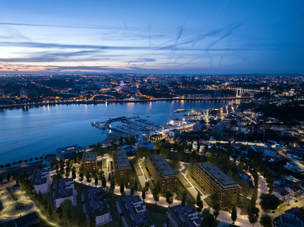 Aerial - 3-Bed Flat with River View in Porto