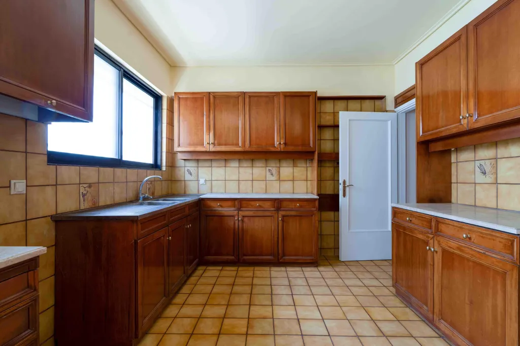 Köök - Top Floor Apartment with Panoramic Views near Glyfada Golf