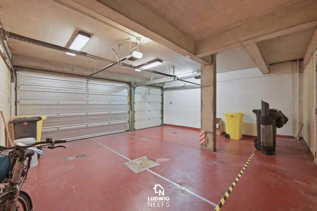 Garaaž - 2-Bedroom Apartment with Terrace in Duffel