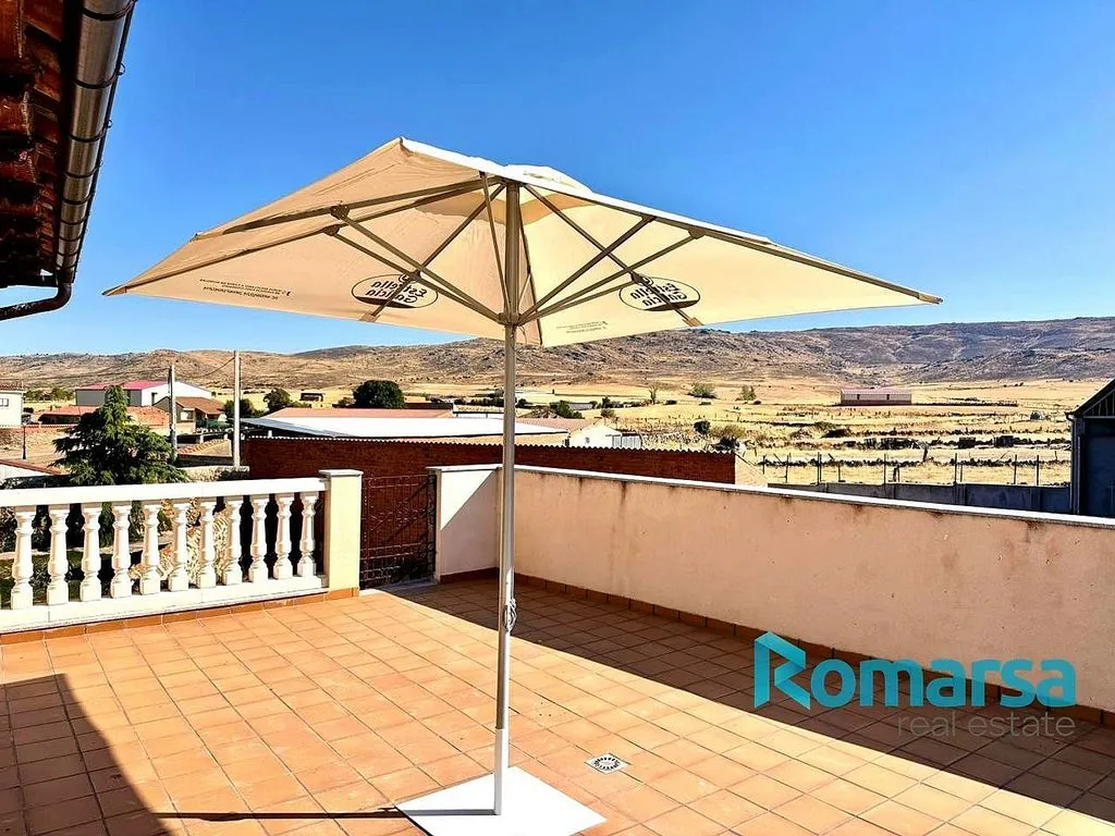 Terrasse - Rural House with Pool in Gemuño