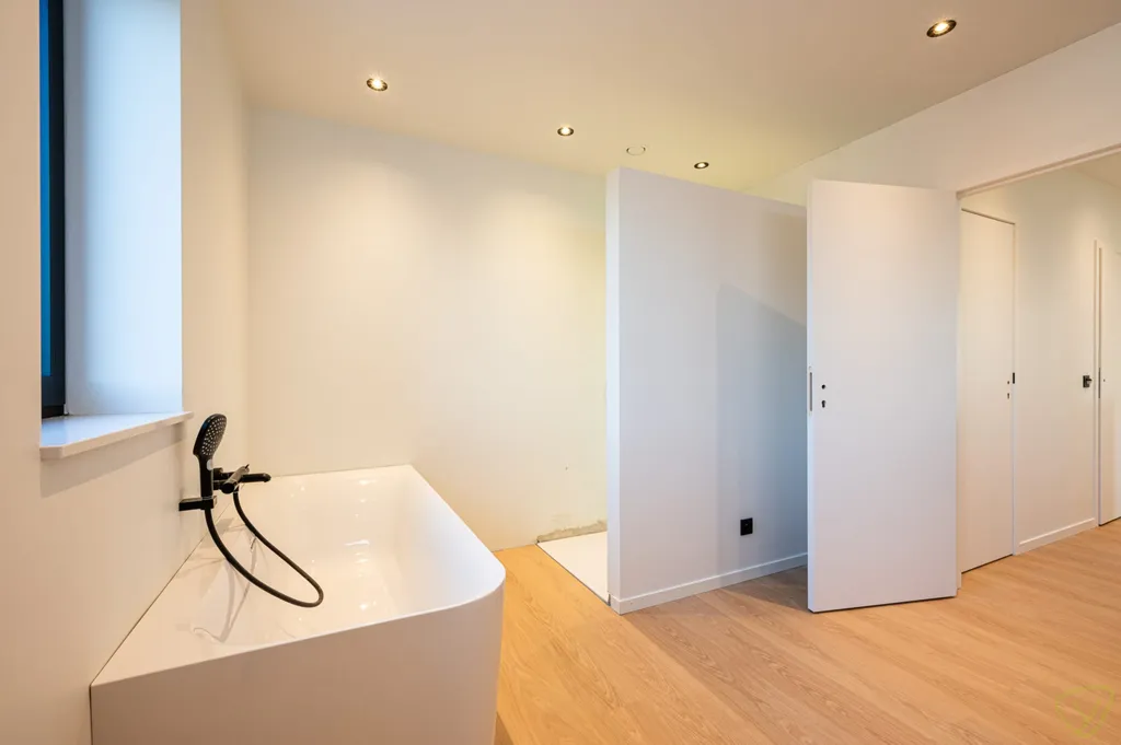 Salles de bain - Nouvelle Maison à Louer avec Terrasse à Maldegem
