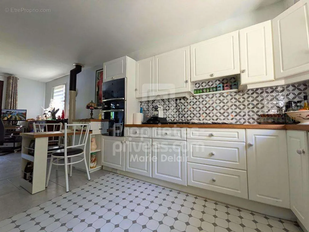 Cuisine - Maison 4 pièces à Neuvy-Sur-Loire