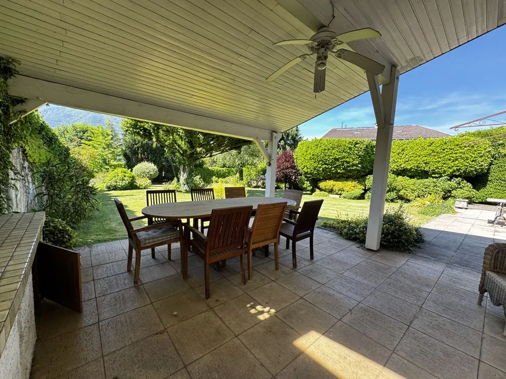 Terrasse - Maison bourgeoise avec jardin à Vizille