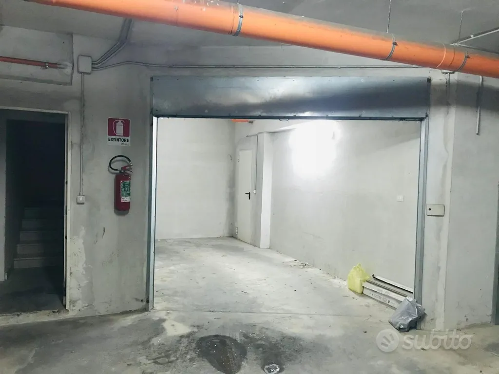 Garage - Garage with Cellar in Maddaloni Centre