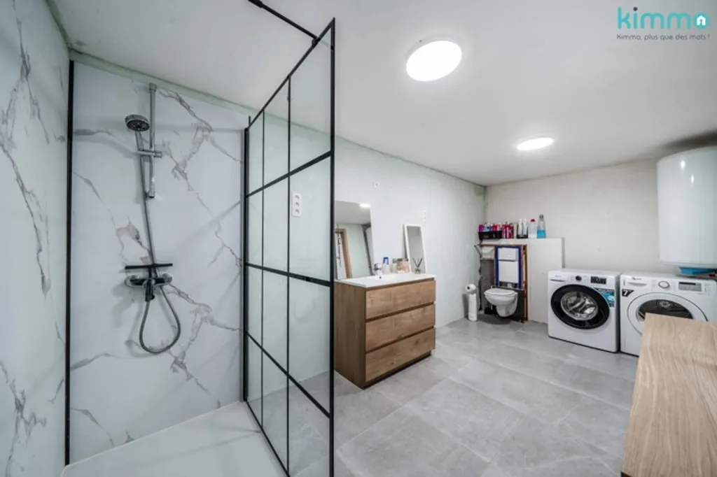 Salles de bain - Maison avec Terrasse à Auvelais