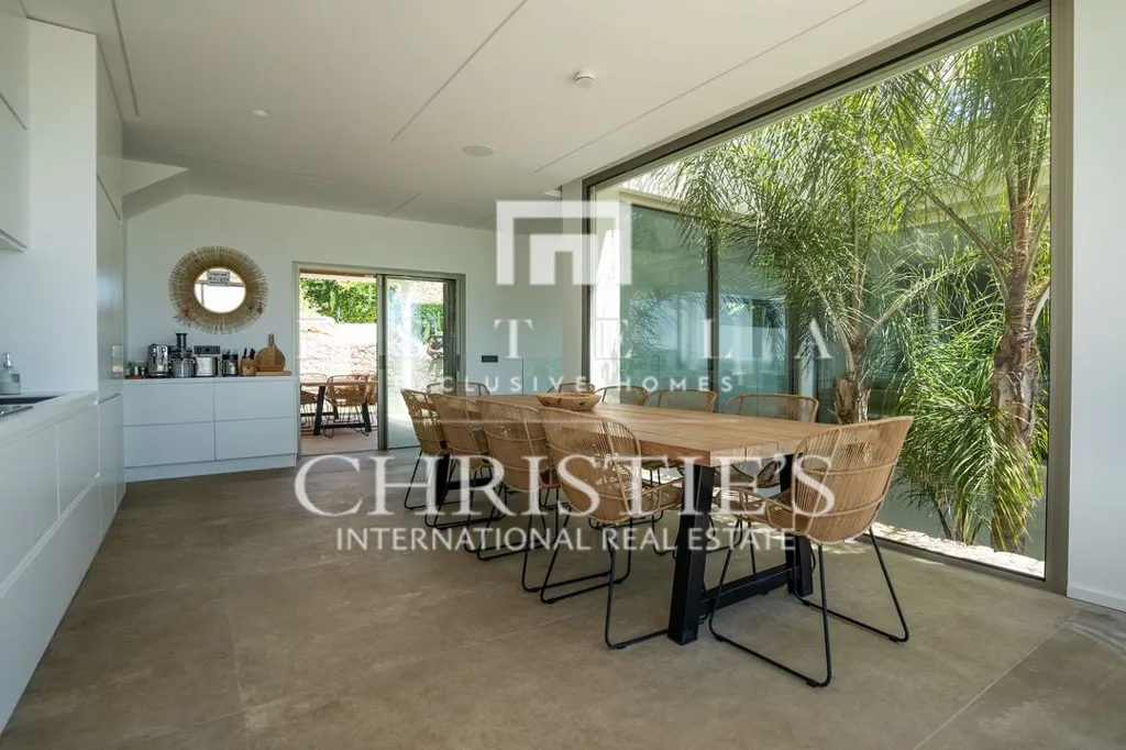 Cuisine - Luxury Villa with Infinity Pool in Talamanca