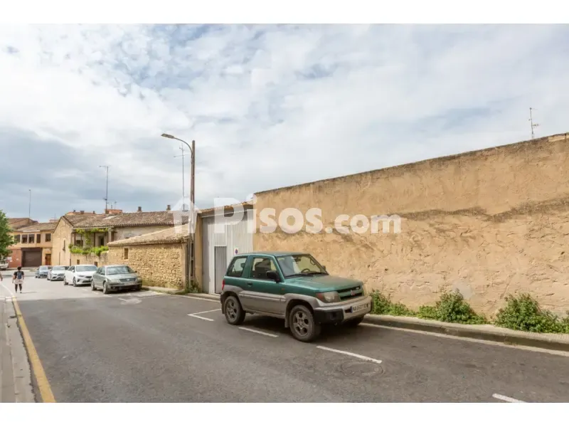 Exterior - Mixed-Use Property with Dual Access in Tafalla