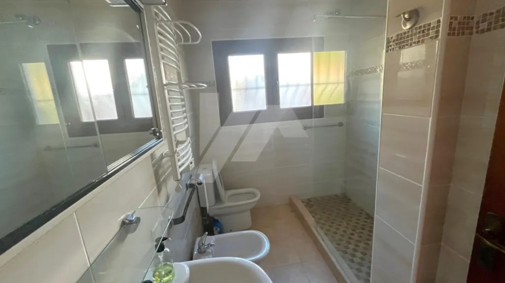 Salles de bain - Traditional Villa with Large Plot in Cala Advocat