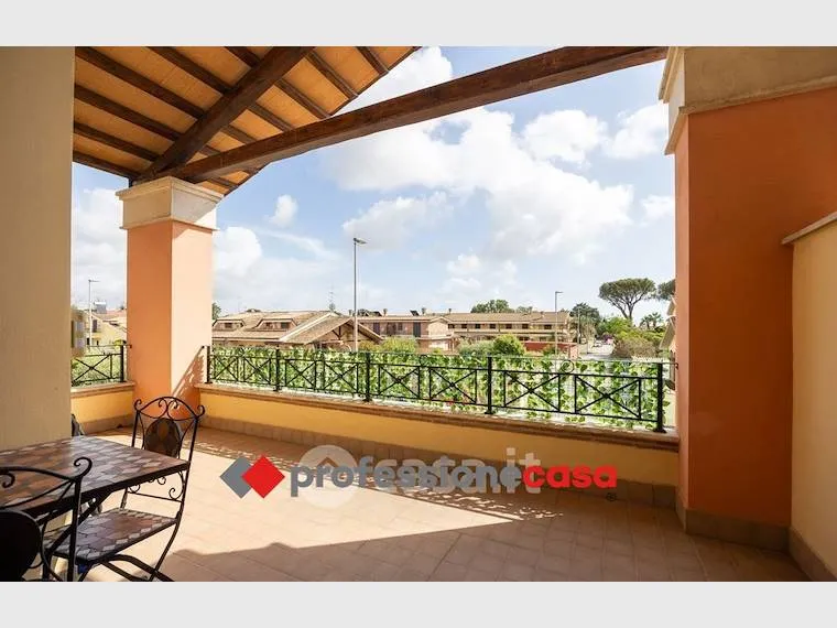 Terrazza - Casa indipendente con giardino a Pomezia