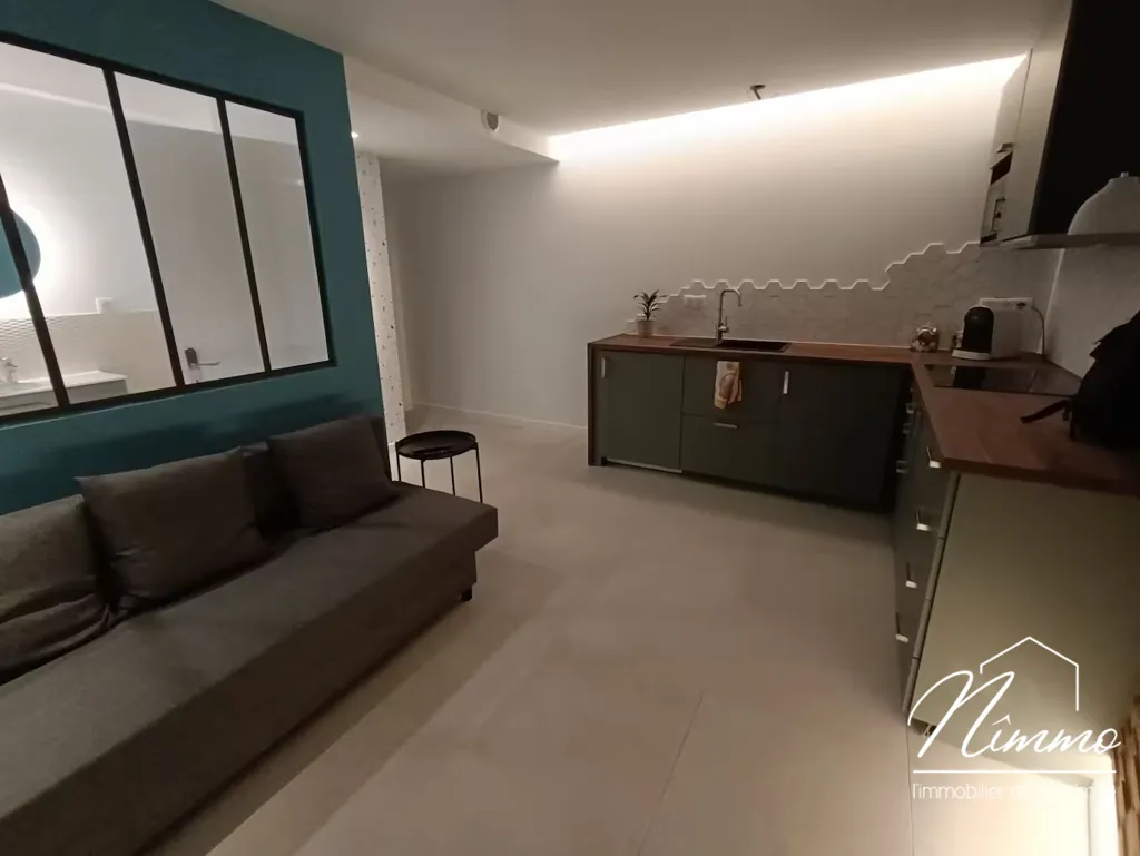 Séjour - Appartement Rénové avec Parking à Nîmes