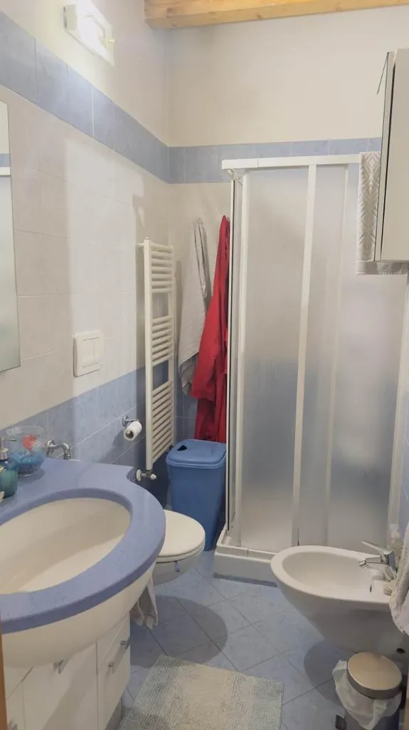 Bathrooms - Rustic Apartment with Balcony in Florence