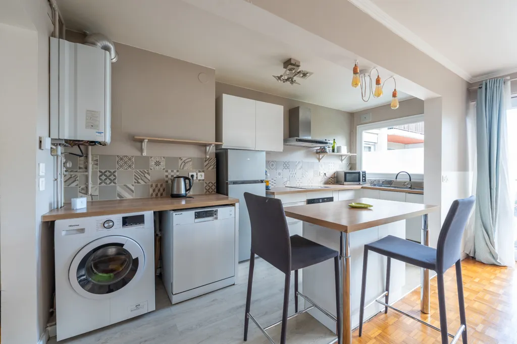 Cucina - 2-Bedroom Apartment with Balcony in Cachan
