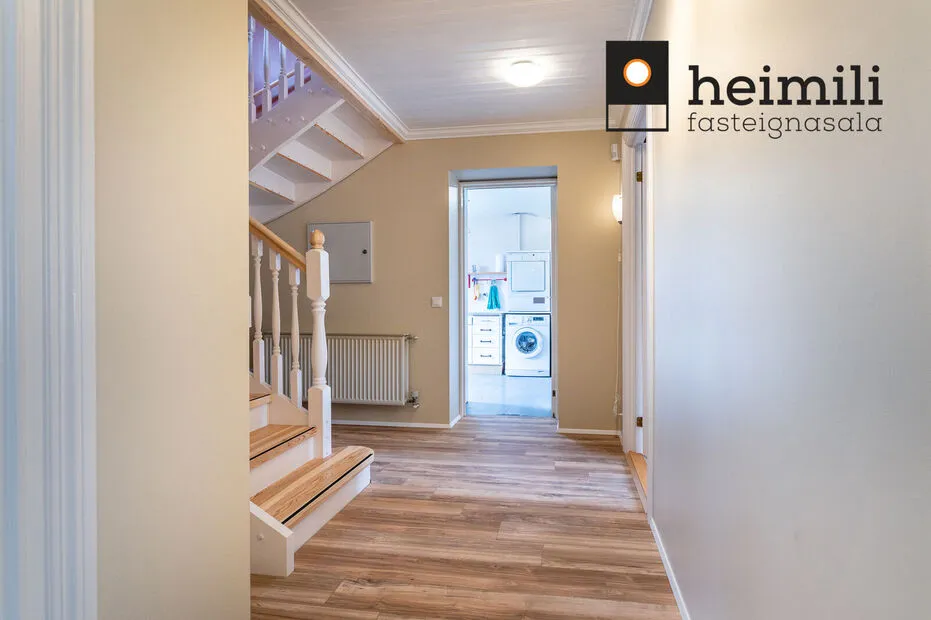 Esik - Detached House with Large Garage in Hafnarfjörður