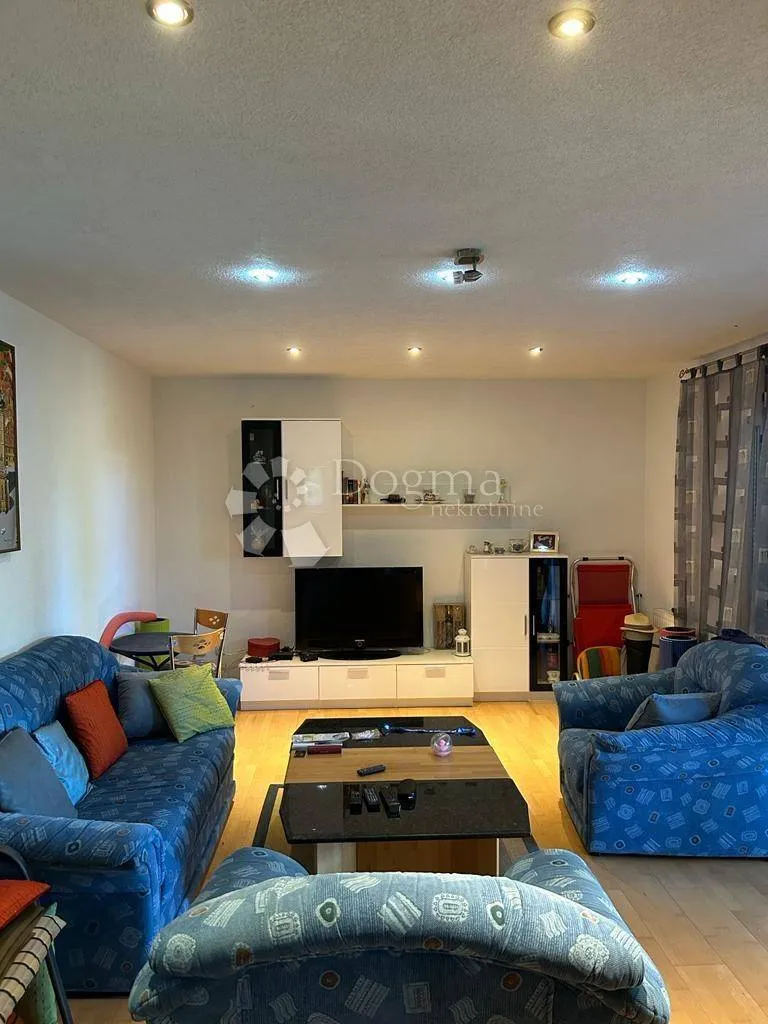 Séjour - Spacious Family House with Multiple Terraces in Valbandon