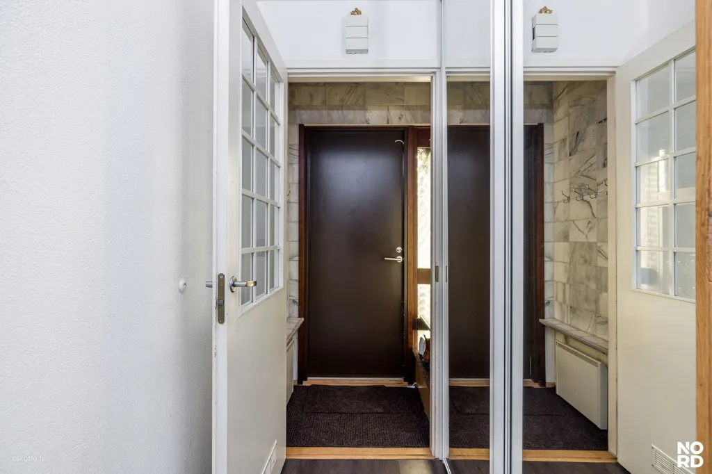 Esik - Modernised Apartment with Balcony in Simonlaakso