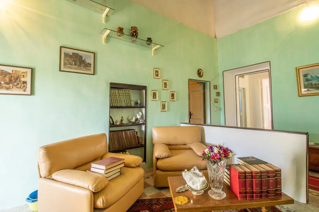 Soggiorno - Historic Cottanello Townhouse with Balcony