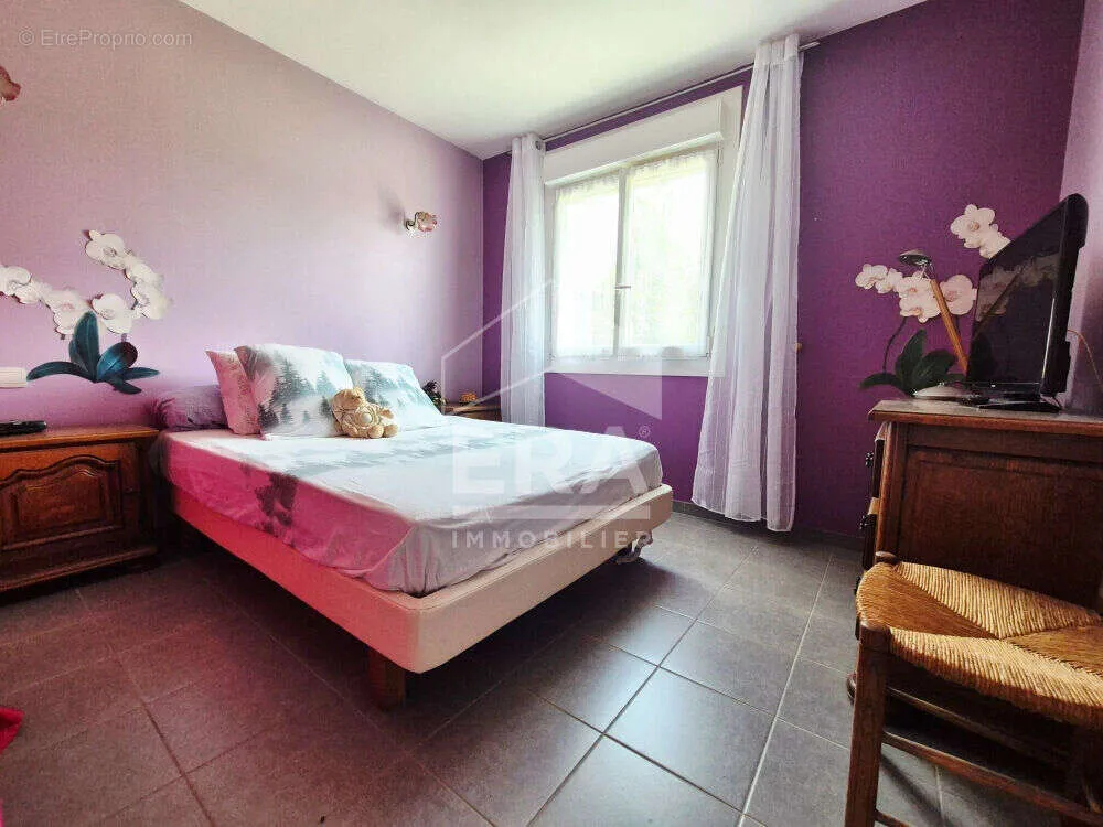 5-toaline maja asukohas Ostricourt