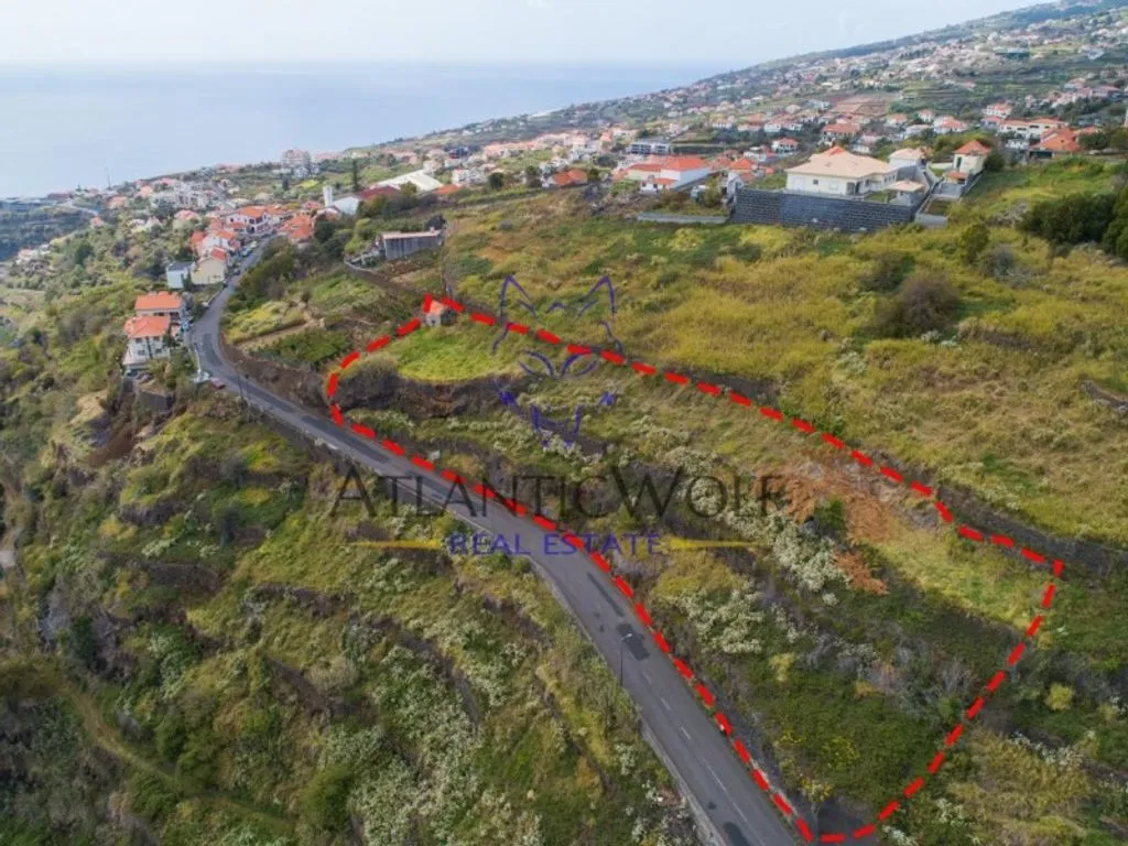 Vue aérienne - Land with Sea View in Calheta, Madeira