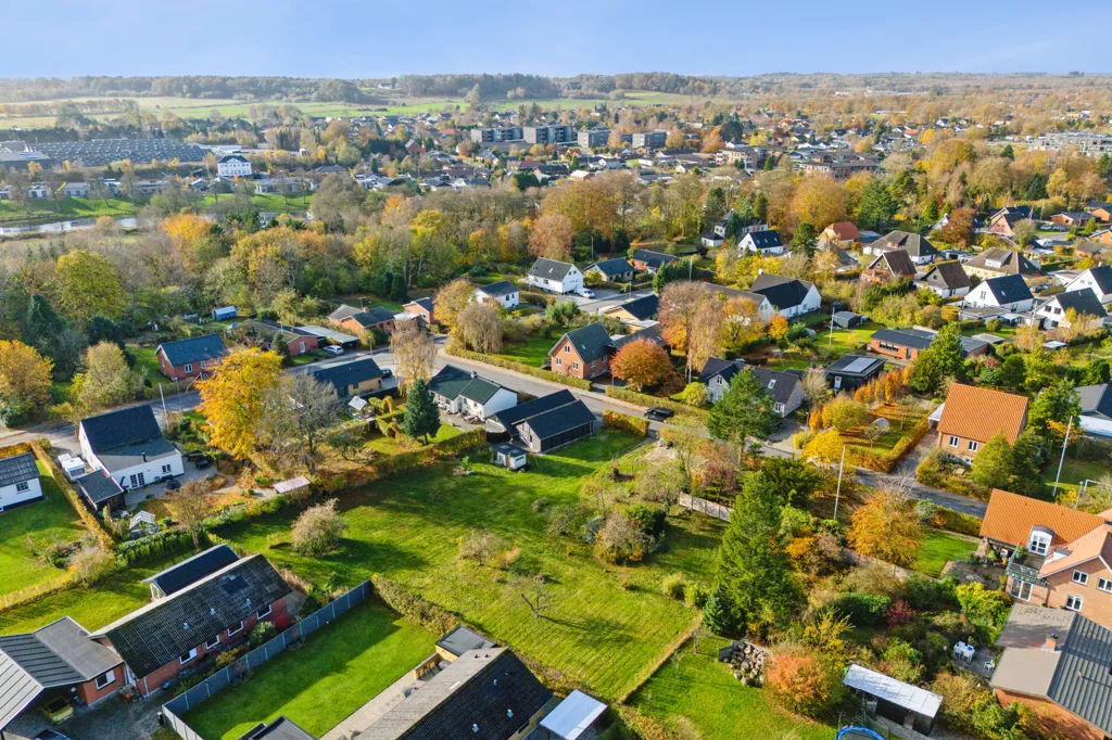 Õhuvaade - Buildable Plot with Garden in Brande