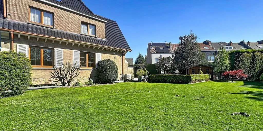 Aed - Villa with Pool and Project Land in Groot-Bijgaarden