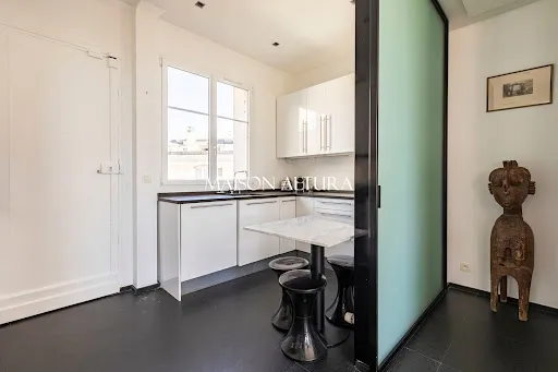 Cuisine - Appartement de Luxe avec Vue Tour Eiffel à Paris 7ᵉ