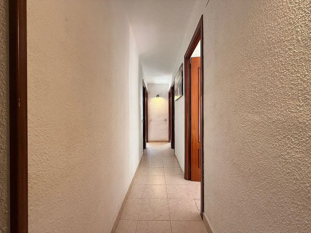 Esik - Apartment with Terrace in Pinto Centre