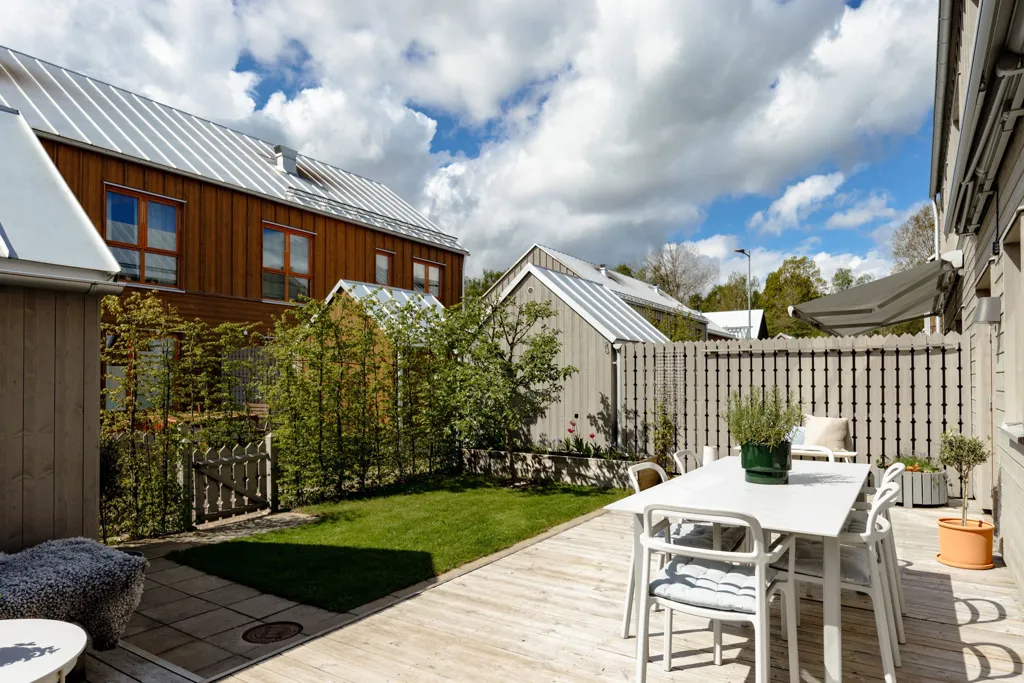 Jardin - Modern Flats with Garden in Torparängen