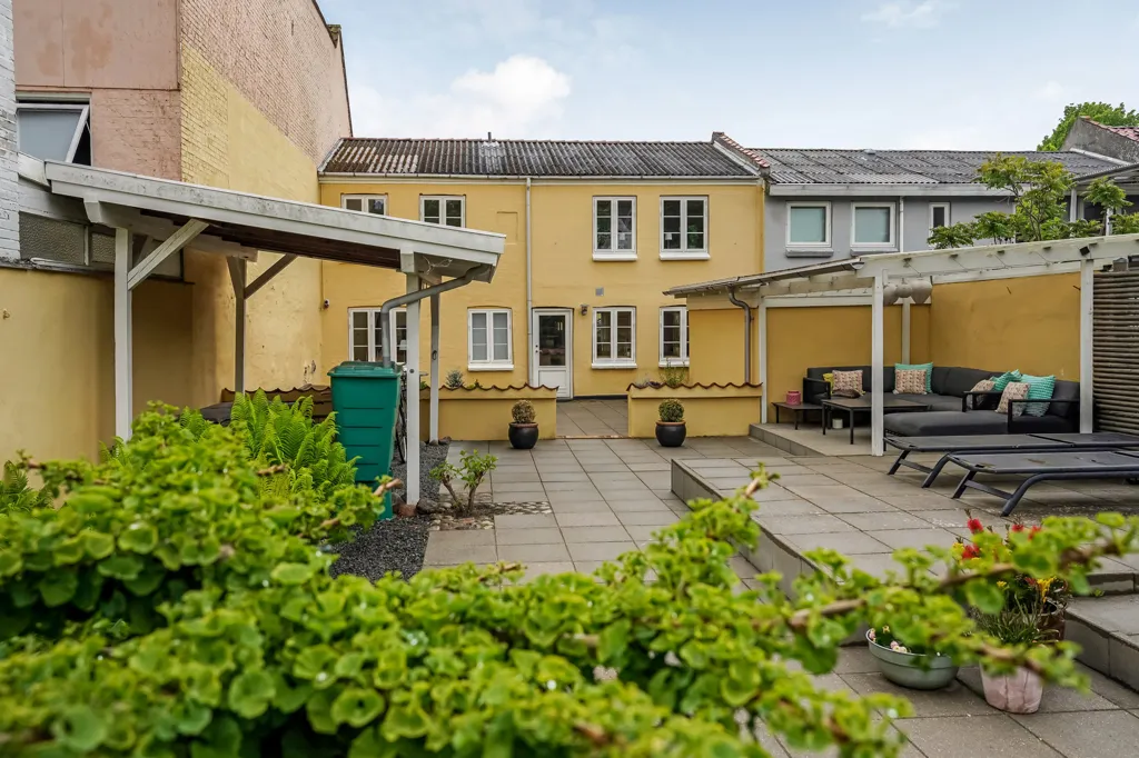 Aed - Villa with Garden in Odense C