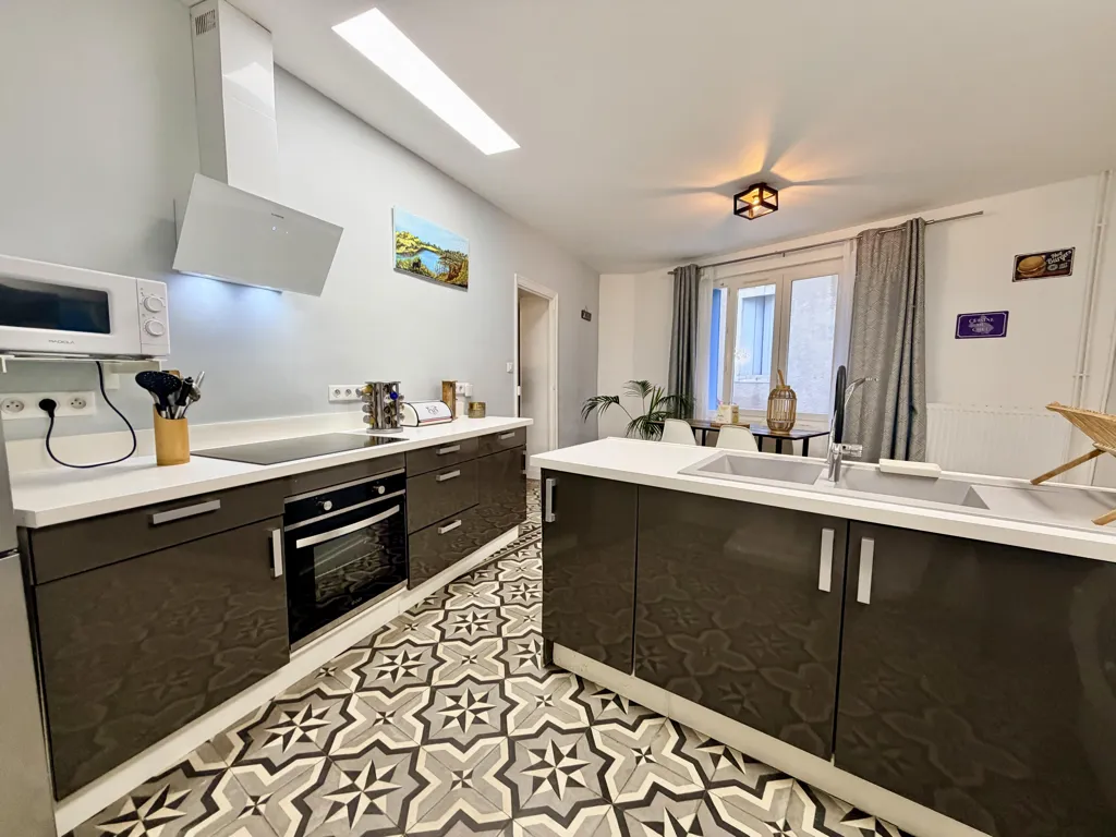 Cuisine - Maison Bourgeoise avec Piscine au Centre de Bessan