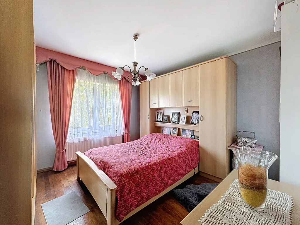 4-bedroom house in Bullange