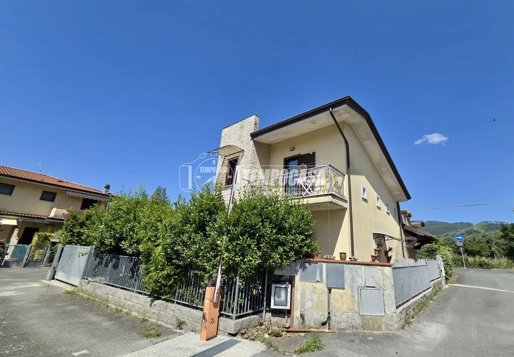 Välivaade - Rustic Villa with Garden in Castagnola, Massa