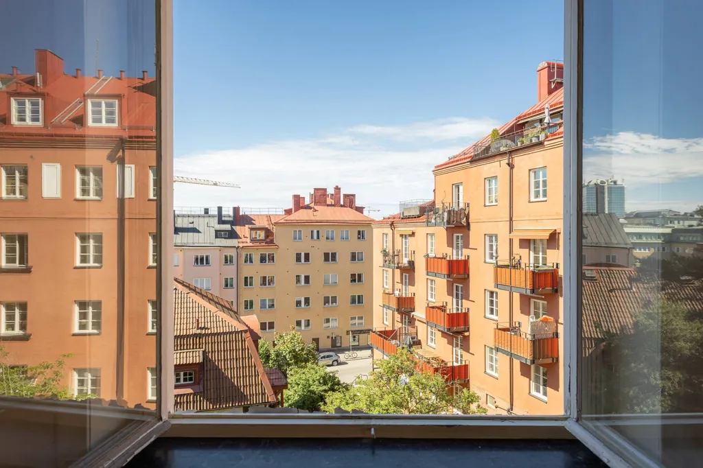 Balcon - Charming 2-Bedroom Flat with High Location in Råsunda