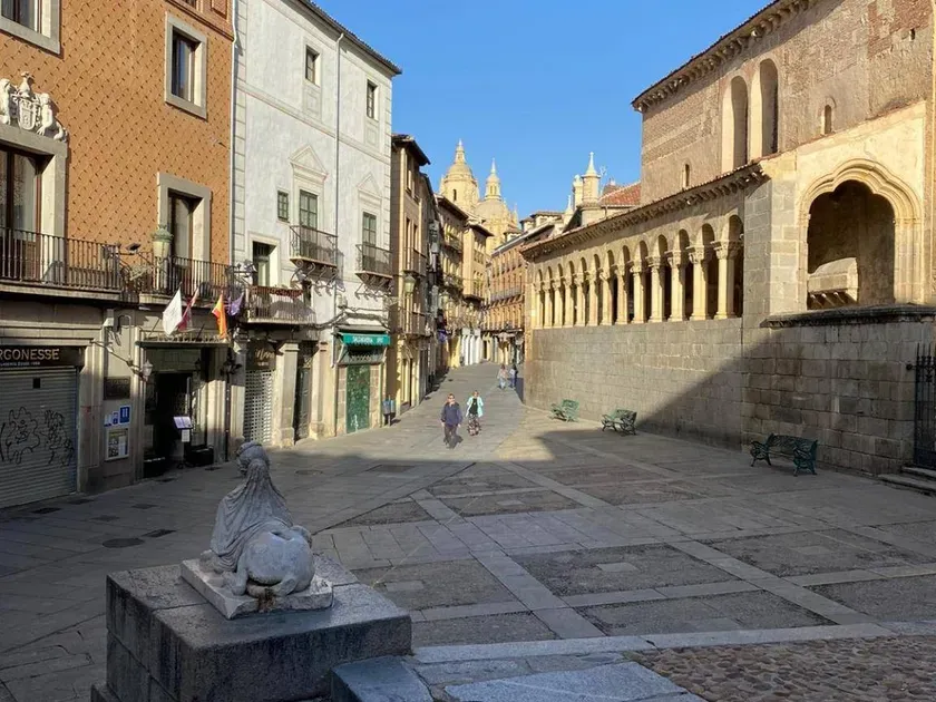 Mixed-Use Building for Renovation in Segovia