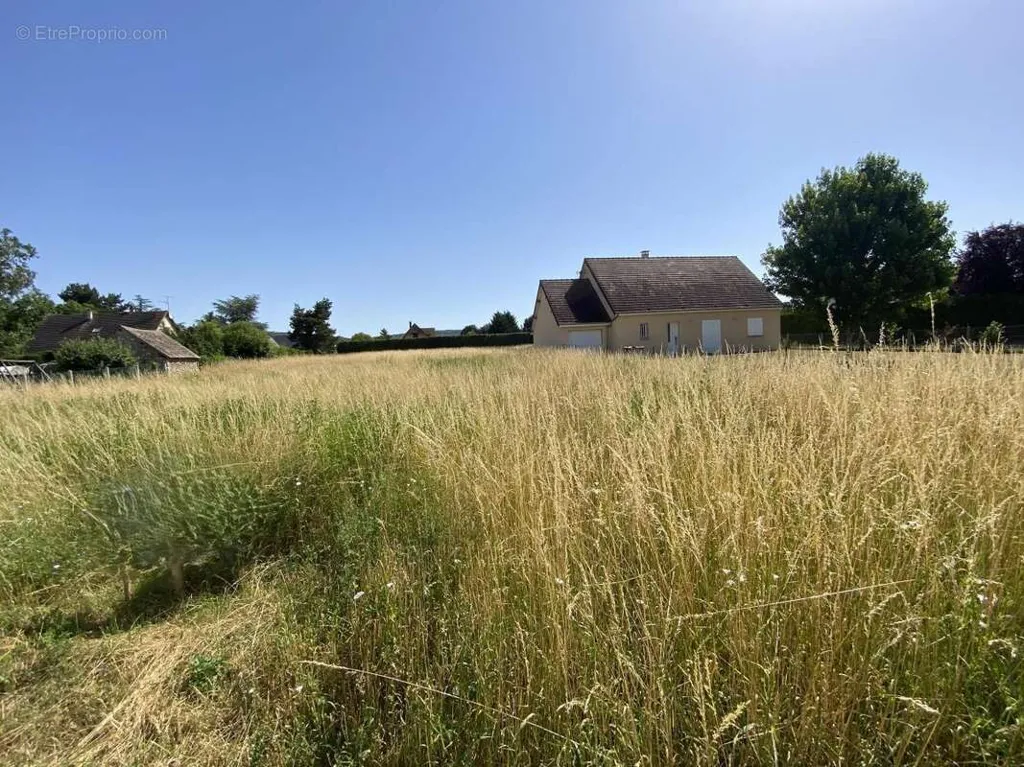 Giardino - Buildable Plot with South Exposure in Autheuil-Authouillet